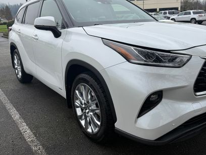 Used 2023 Toyota Highlander Limited