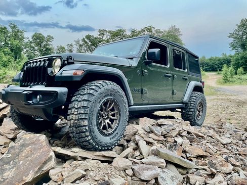 Used 2023 Jeep Wrangler Unlimited Sport image 5