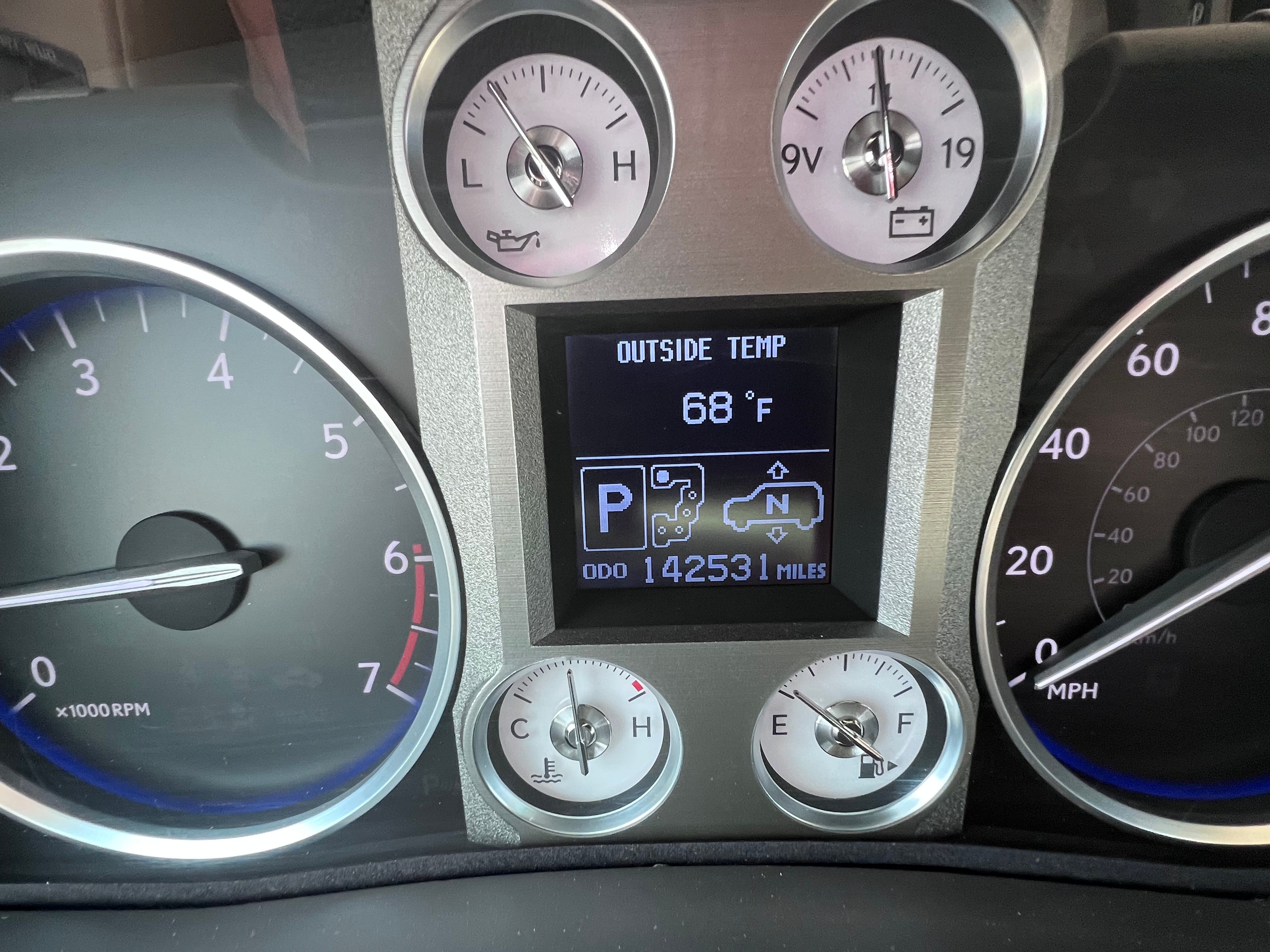 Used 2010 Lexus LX 570 4WD image 22