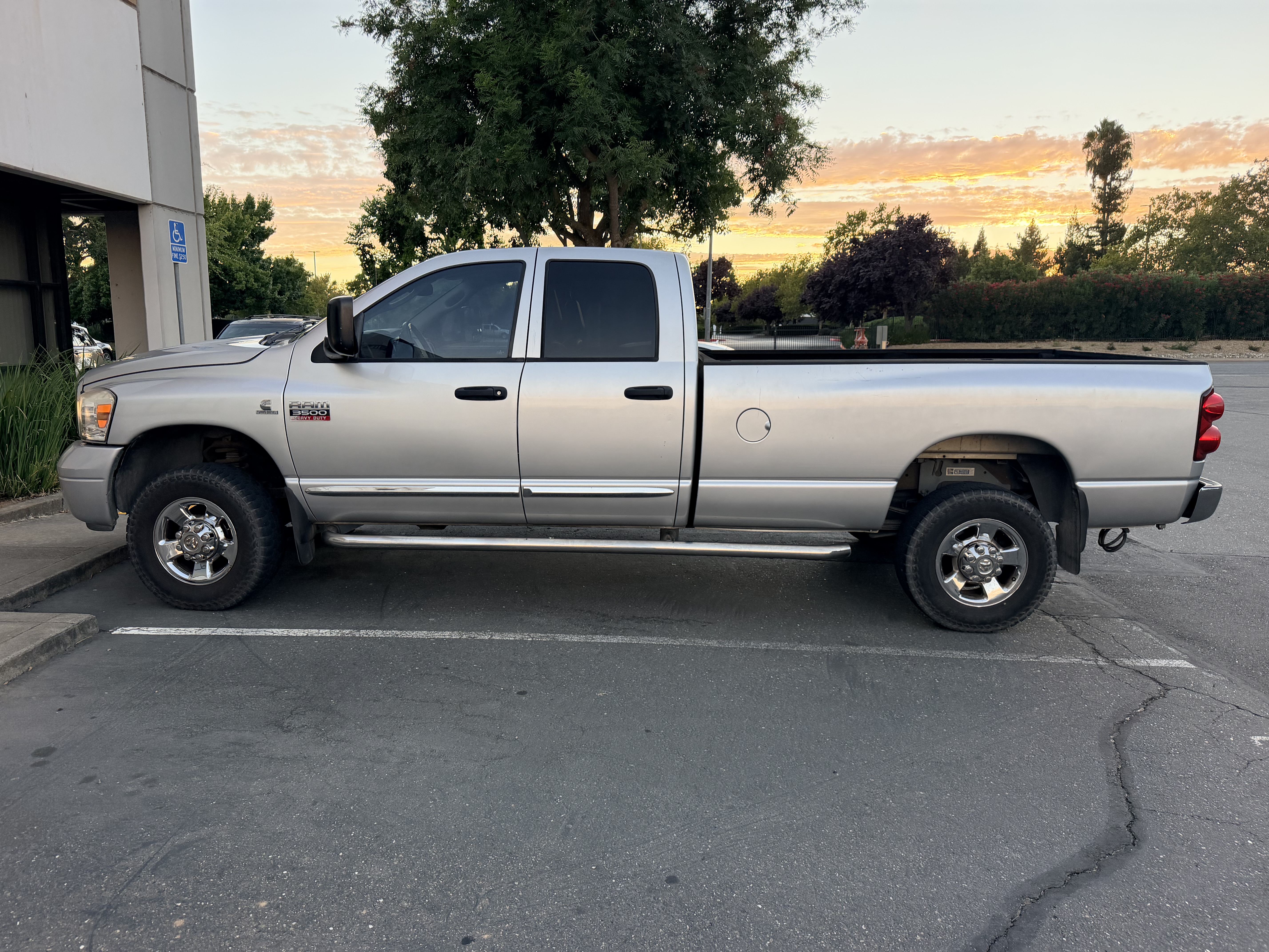 Used 2009 Dodge Ram 3500 Truck Laramie AWD/4WD image 9