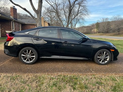 Used 2019 Honda Civic EX image 8