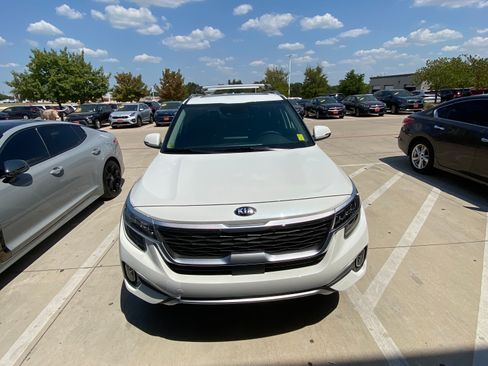 Used 2021 Kia Seltos SX w/ SX Sunroof Package AWD/4WD image 8
