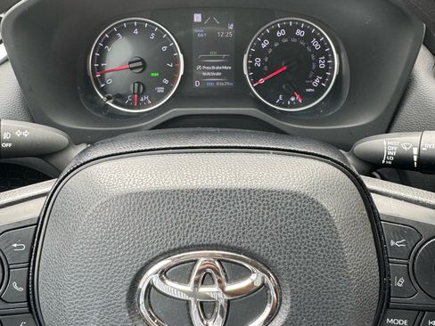 Used 2021 Toyota RAV4 XLE image 11