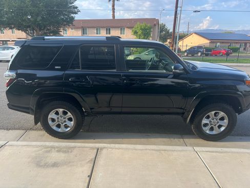 Used 2019 Toyota 4Runner SR5 Premium image 14