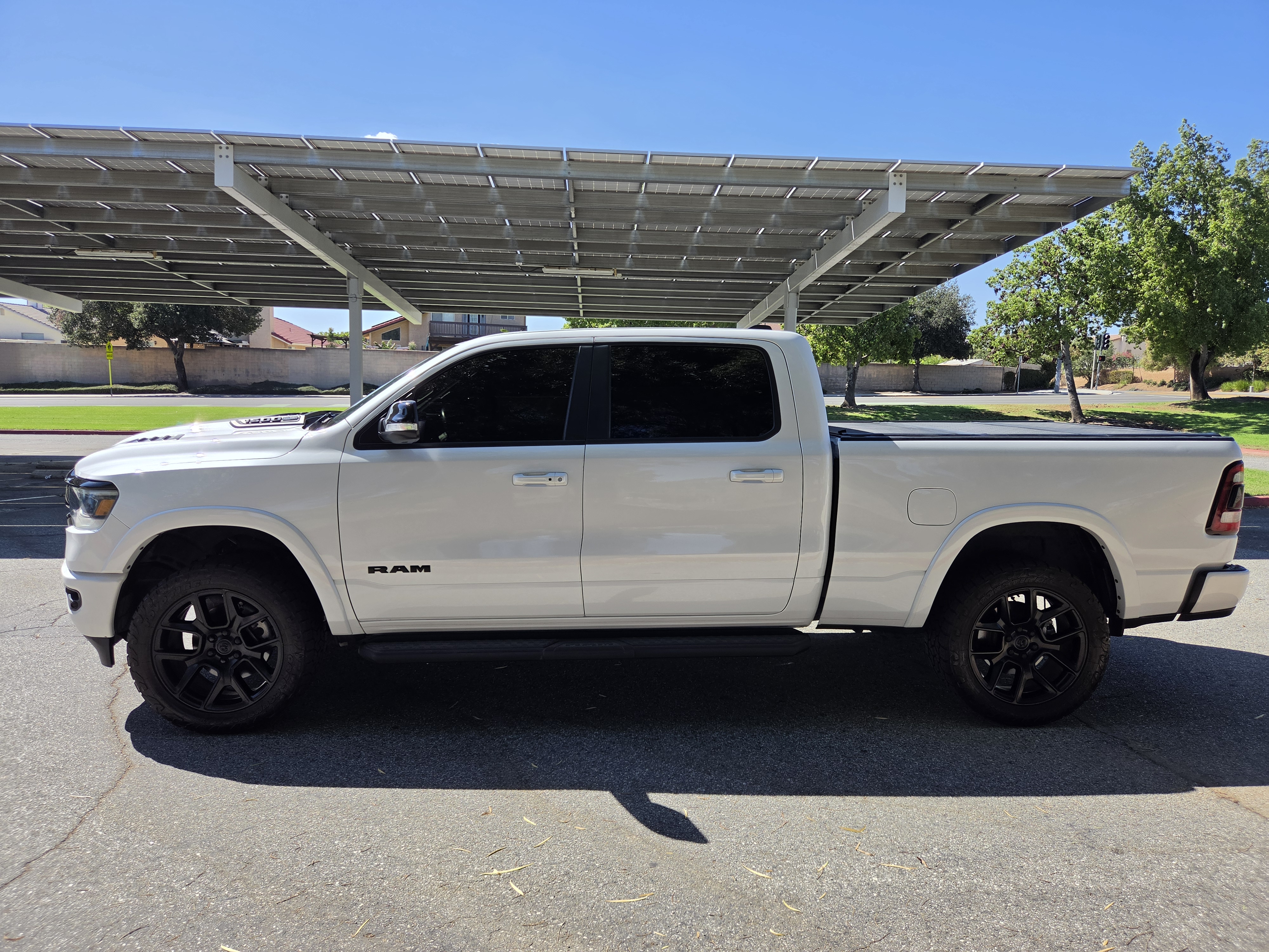 Used 2022 RAM 1500 Laramie AWD/4WD image 4