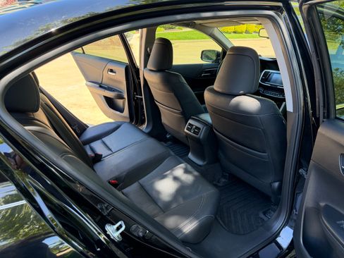 Used 2017 Honda Accord EX-L image 15