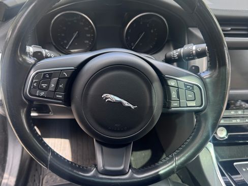 Used 2017 Jaguar XF Premium image 6