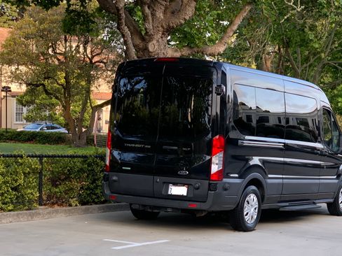 Used 2017 Ford Transit 350 XLT image 2