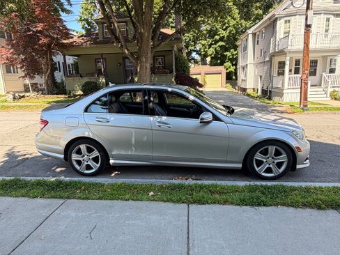 Used 2010 Mercedes-Benz C 300 4MATIC Sedan image 8