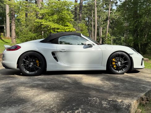 Used 2016 Porsche Boxster Spyder RWD image 4