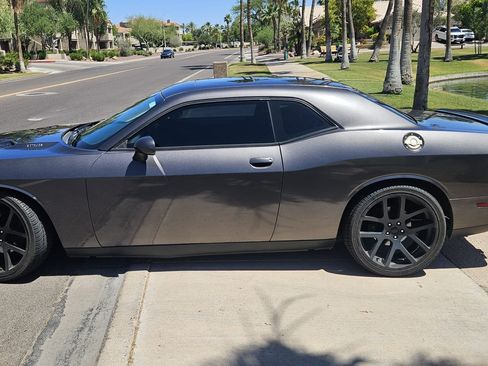 Used 2013 Dodge Challenger R/T image 2