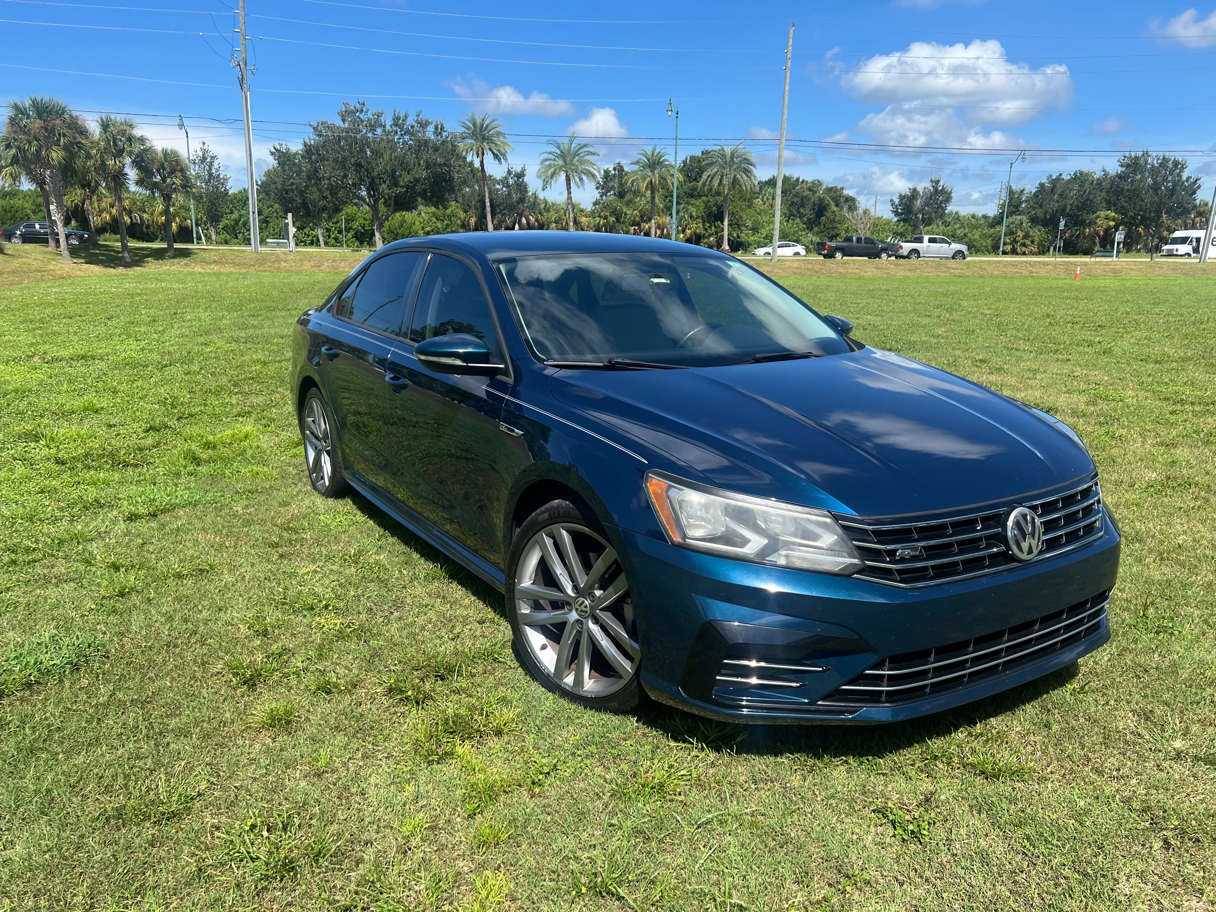 Used 2018 Volkswagen Passat 2.0T R-Line FWD image 1