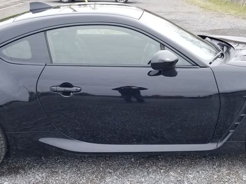 Used 2025 Toyota GR86 Premium w/ Performance Package image 5