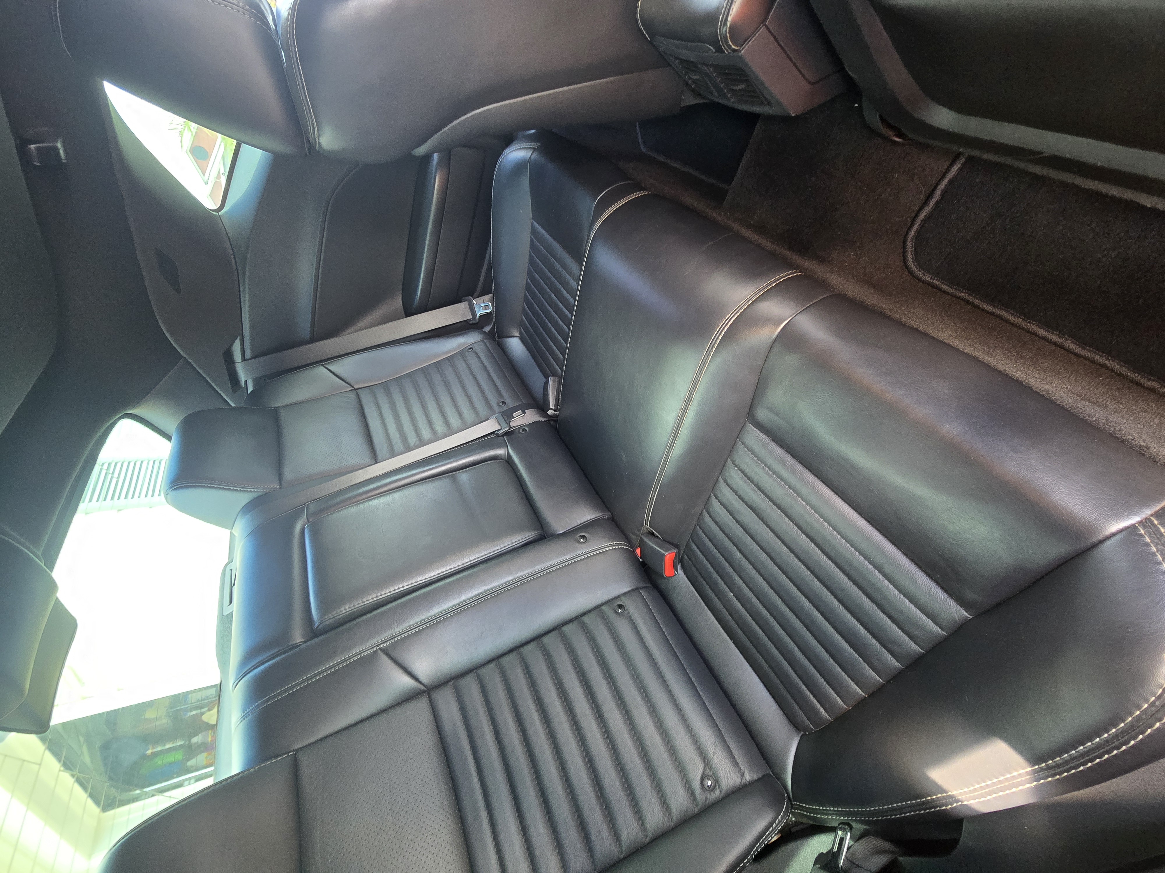 Used 2012 Dodge Challenger R/T RWD image 9
