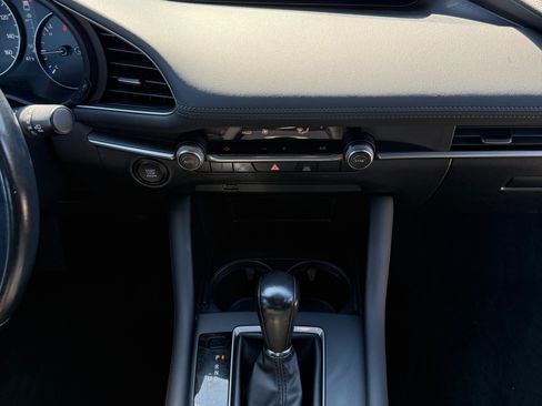 Used 2020 MAZDA MAZDA3 AWD Hatchback image 23