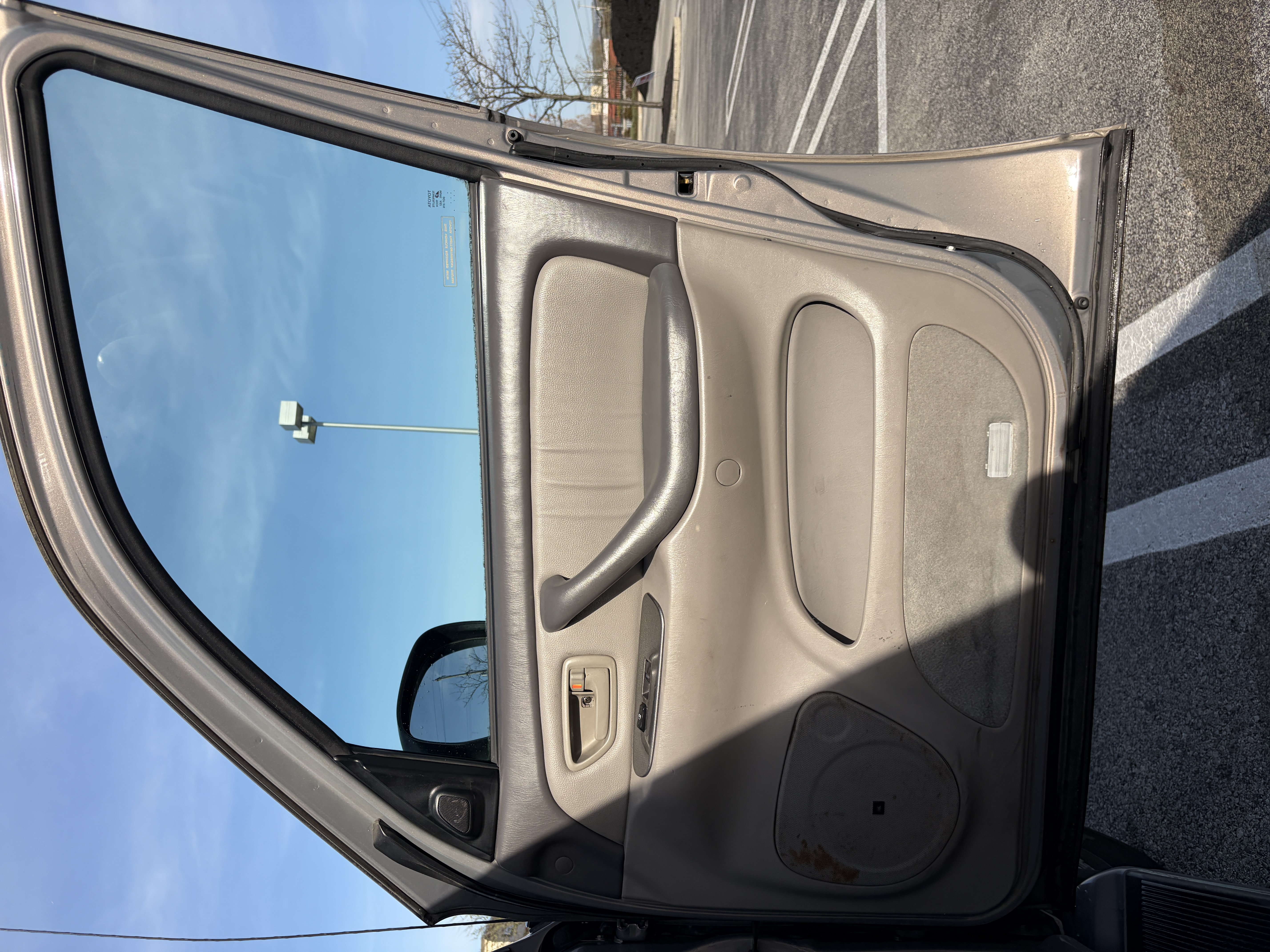 Used 2002 Toyota Sequoia Limited AWD/4WD image 4
