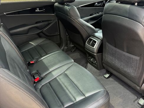 Used 2016 Kia Sorento SX image 12