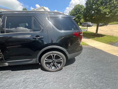 Used 2015 Ford Explorer Sport w/ Equipment Group 401A AWD/4WD image 8