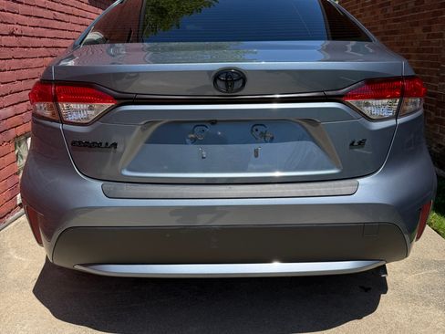 Used 2022 Toyota Corolla LE FWD image 8