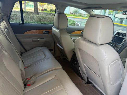 Used 2012 Lincoln MKX AWD image 9