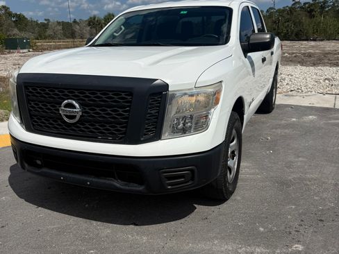 Used 2017 Nissan Titan S image 1