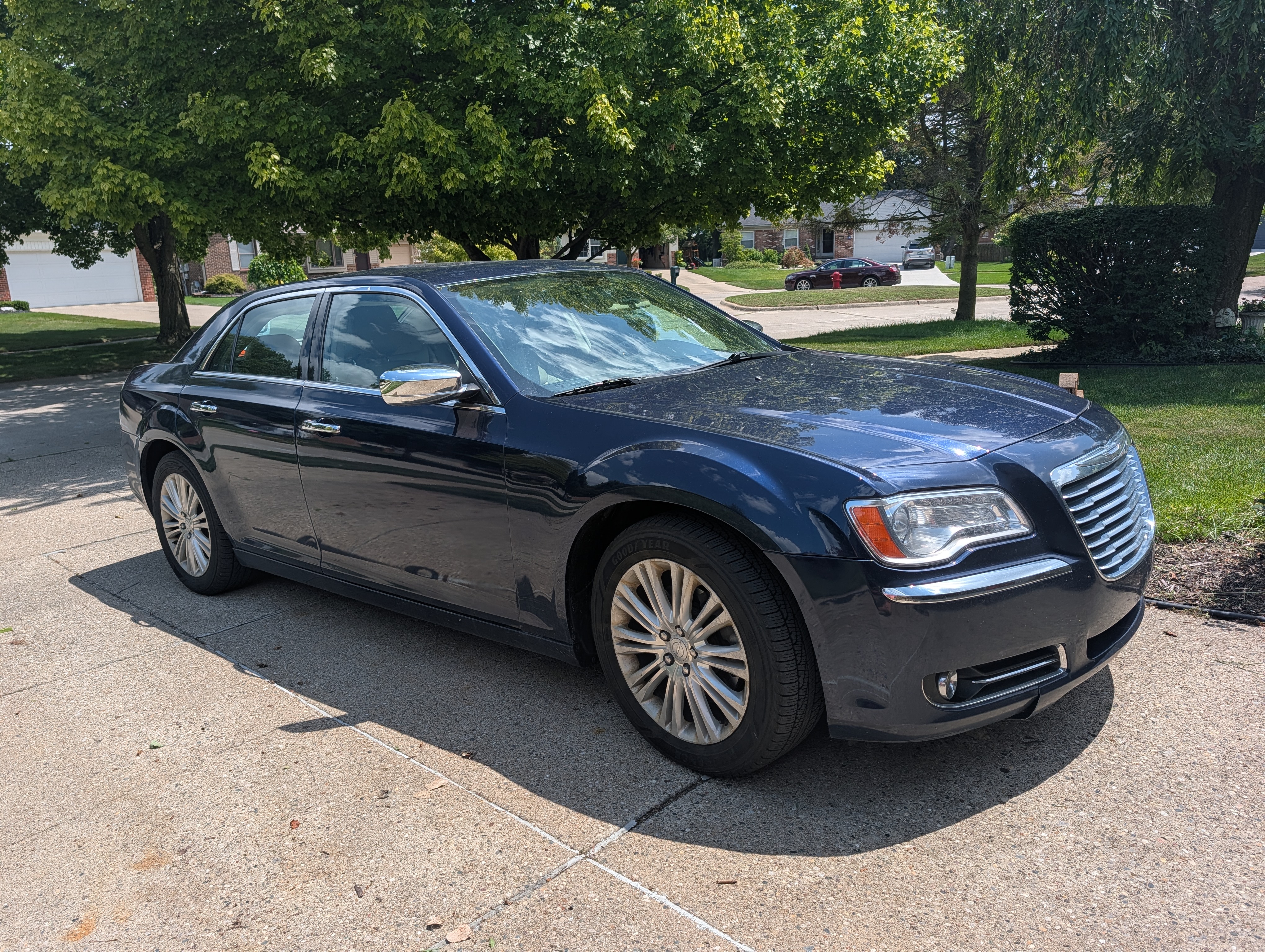 Used 2014 Chrysler 300 C AWD/4WD image 16
