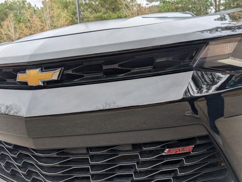 Used 2017 Chevrolet Camaro SS image 13