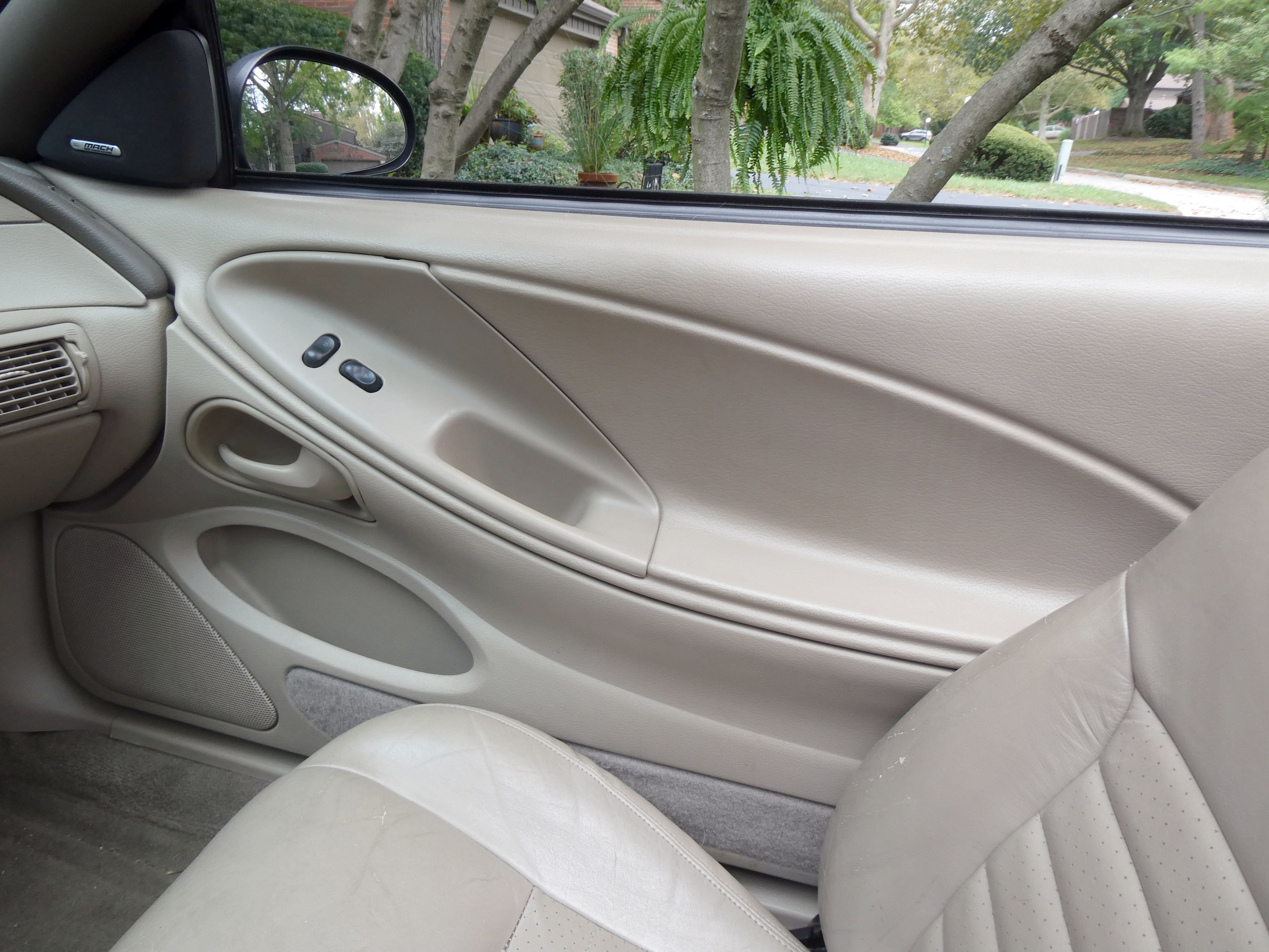 Used 2000 Ford Mustang GT RWD image 27