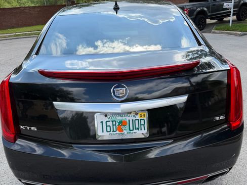 Used 2013 Cadillac XTS Premium image 6
