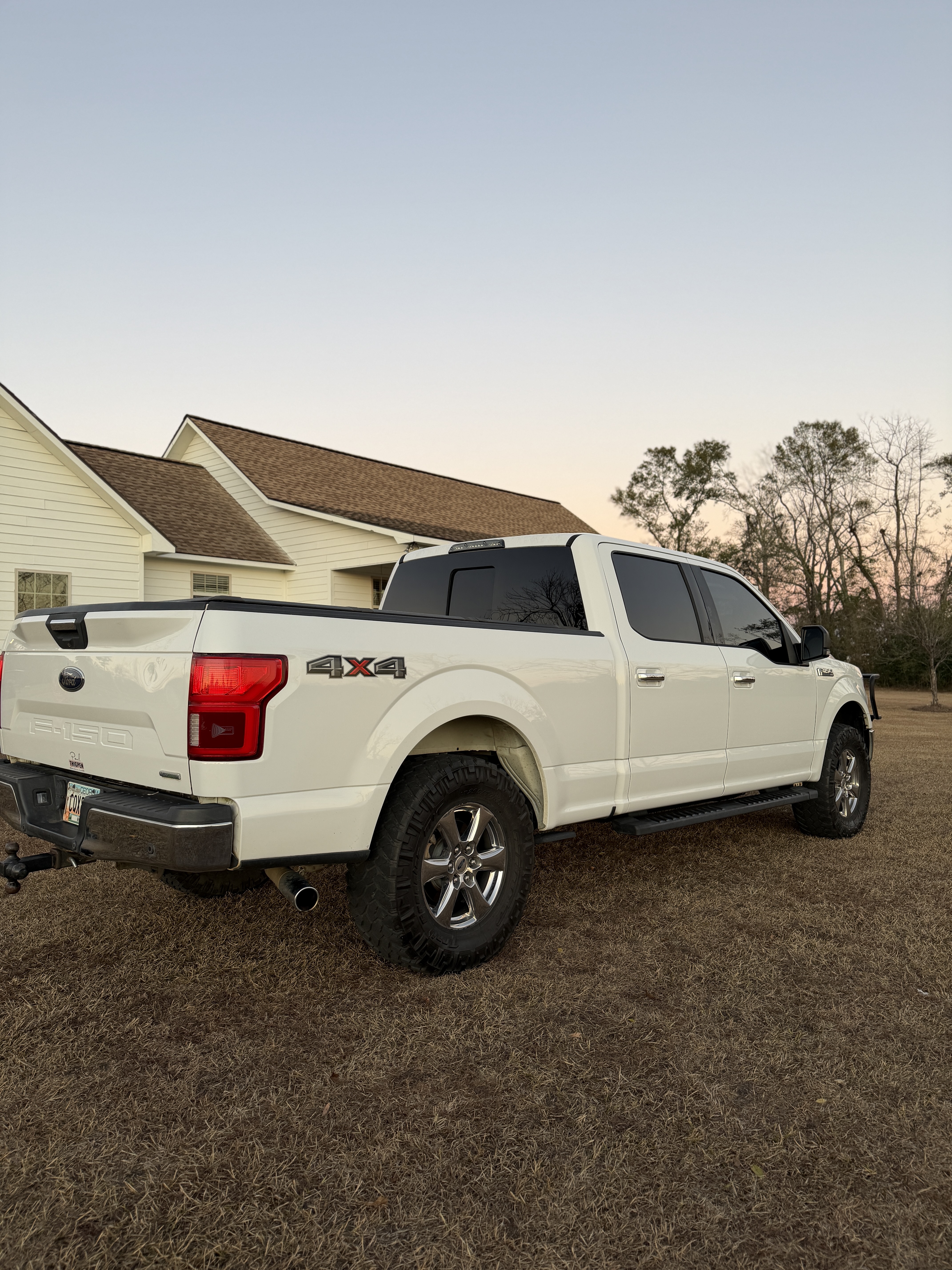 Used 2018 Ford F150 XLT w/ Equipment Group 302A Luxury AWD/4WD image 4