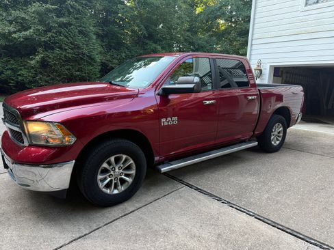 Used 2014 RAM 1500 Classic SLT AWD/4WD image 2