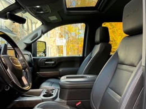 Used 2021 GMC Sierra 2500 Denali w/ Denali Black Diamond Edition image 16