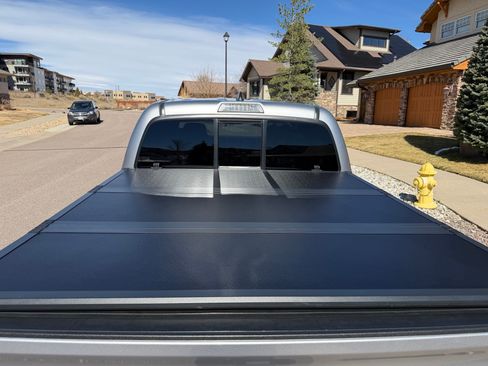 Used 2016 Toyota Tacoma TRD Off-Road w/ Premium & Technology Package image 10