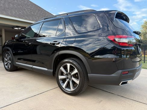 Used 2024 Honda Pilot Elite image 5