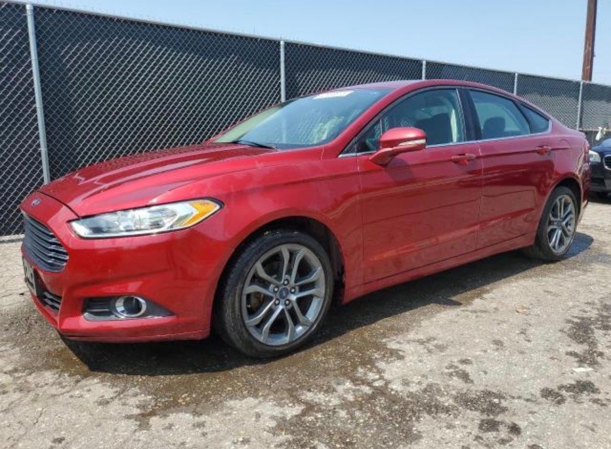 Used 2015 Ford Fusion SE w/ Equipment Group 201A FWD image 2