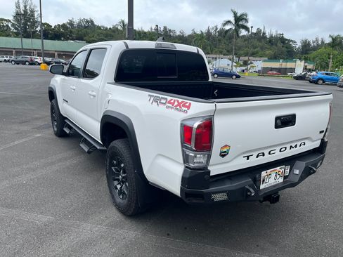 Used 2022 Toyota Tacoma TRD Off-Road w/ Black Out Package (TMS) AWD/4WD image 6