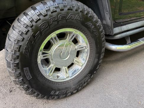Used 2004 HUMMER H2 w/ Preferred Equipment Group AWD/4WD image 27