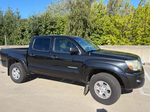 Used 2010 Toyota Tacoma 4x4 Double Cab image 11