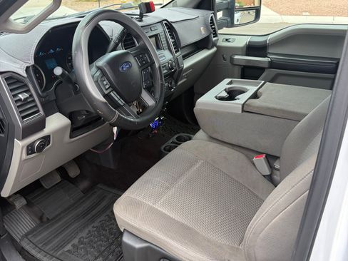 Used 2017 Ford F150 XLT AWD/4WD image 8