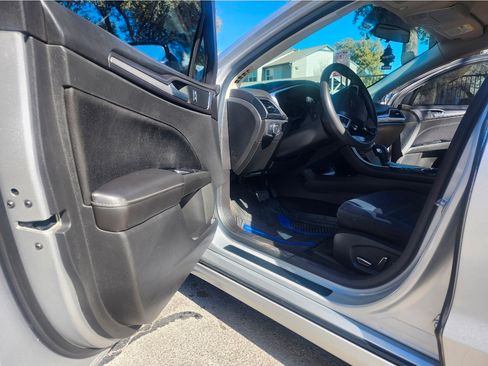 Used 2014 Ford Fusion SE image 13