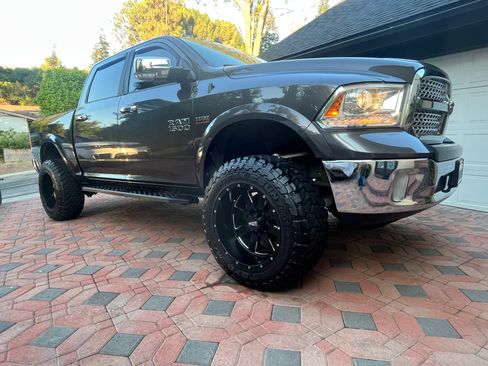Used 2015 RAM 1500 Laramie w/ Convenience Group RWD image 10