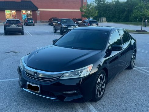 Used 2017 Honda Accord EX-L image 9