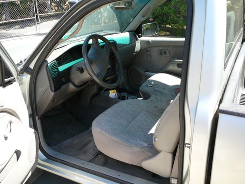 Used 2003 Toyota Tacoma 2WD Regular Cab image 10
