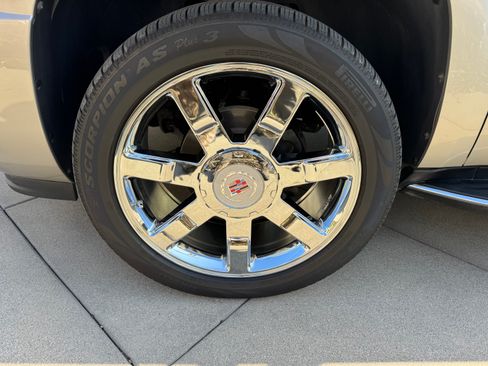 Used 2008 Cadillac Escalade EXT image 29