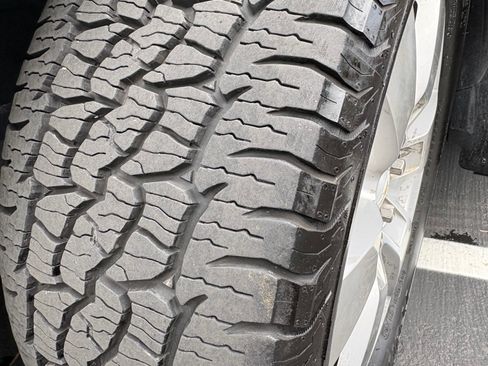 Used 2014 Chevrolet Traverse LTZ image 11