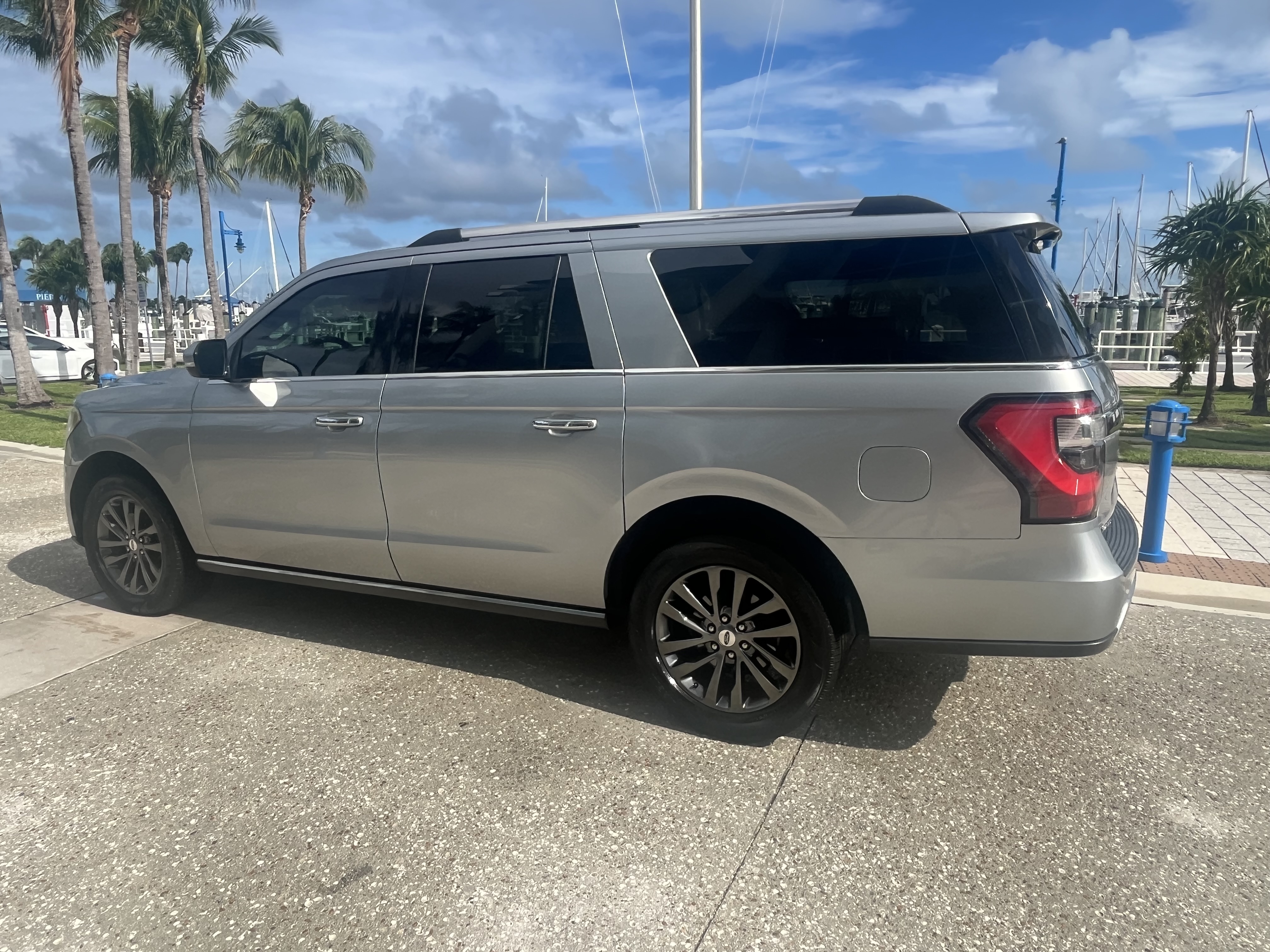 Used 2020 Ford Expedition Max Limited RWD image 12