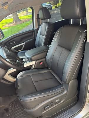 Used 2018 Nissan Titan PRO-4X AWD/4WD image 12