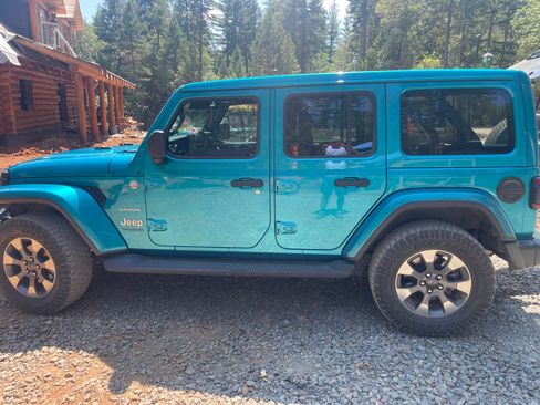 Used 2019 Jeep Wrangler Unlimited Sahara AWD/4WD image 5
