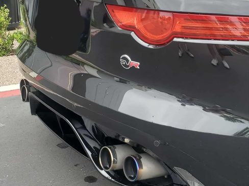 Used 2017 Jaguar F-TYPE SVR image 8