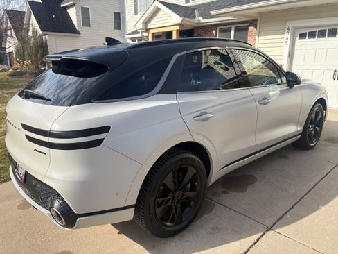 Used 2022 Genesis GV70 3.5T Sport w/ Sport Advanced Package image 11